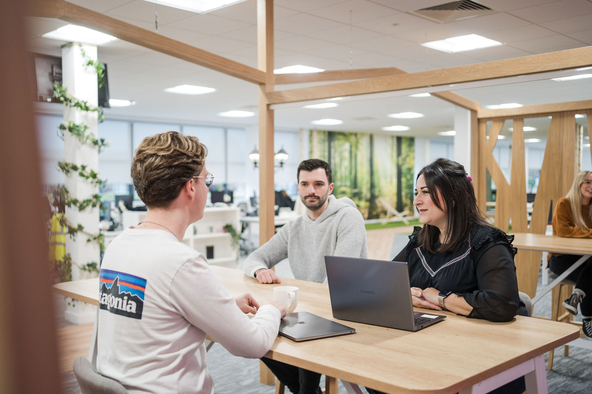 2023 11 15 JJ FulfilmentCentre 217